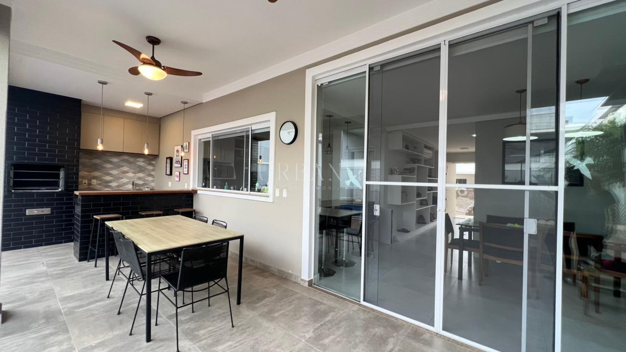 Casa com 3 dormit&oacute;rios &agrave; venda,246m&sup2; - Condom&iacute;nio Belvedere II - Votorantim - SP Avenida Rogério Cassola Votorantim - 