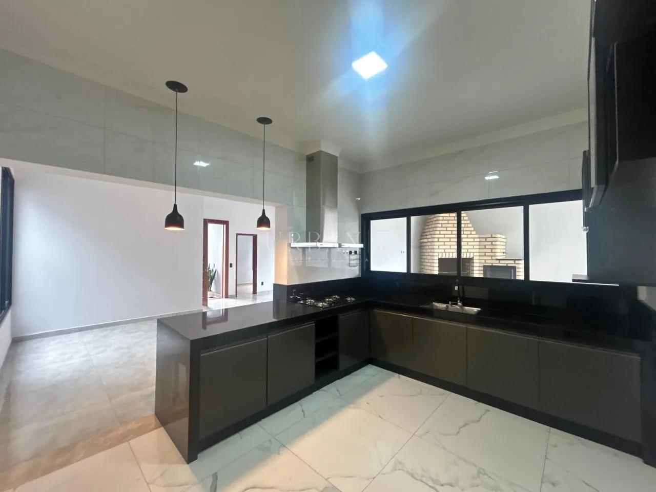 Casa com 4 dormit&oacute;rios,225 m&sup2; -  Alphaville Nova Esplanada III - Votorantim - SP  Votorantim - 