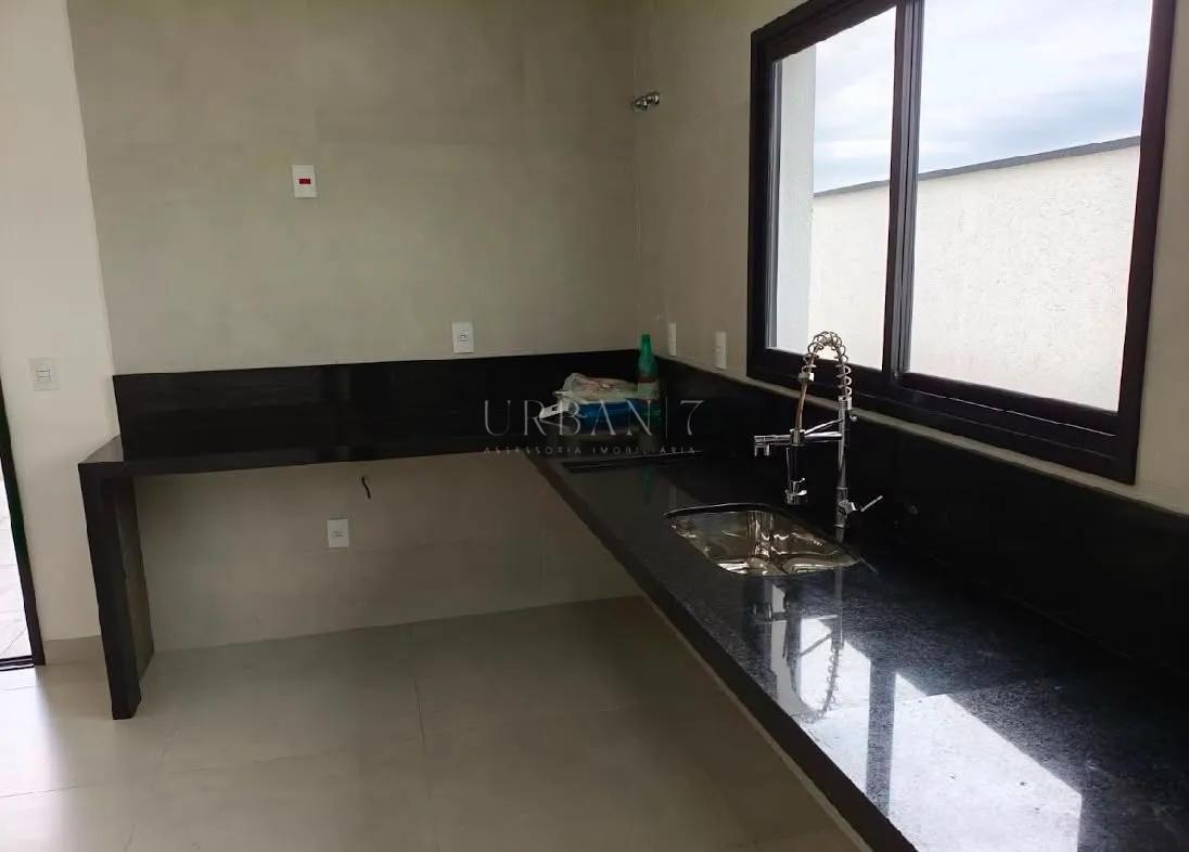 Casa com 3 dormit&oacute;rios,240 m&sup2; - Alphaville Nova Esplanada III - Votorantim - SP  Votorantim - 