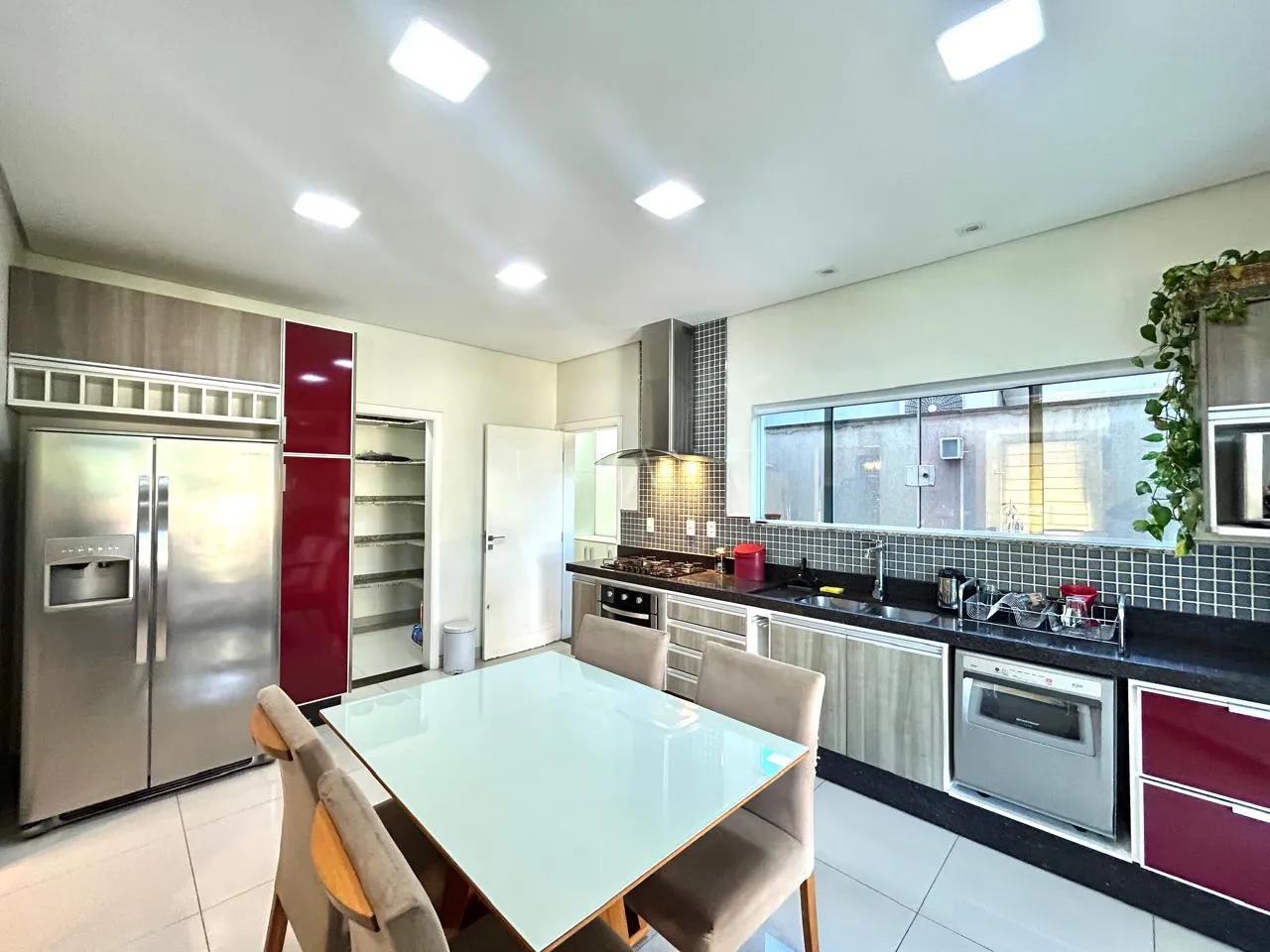 Casa com 3 dormit&oacute;rios,267 m&sup2; - Condom&iacute;nio Vila Azul - Sorocaba - SP Avenida Três de Março Sorocaba - 
