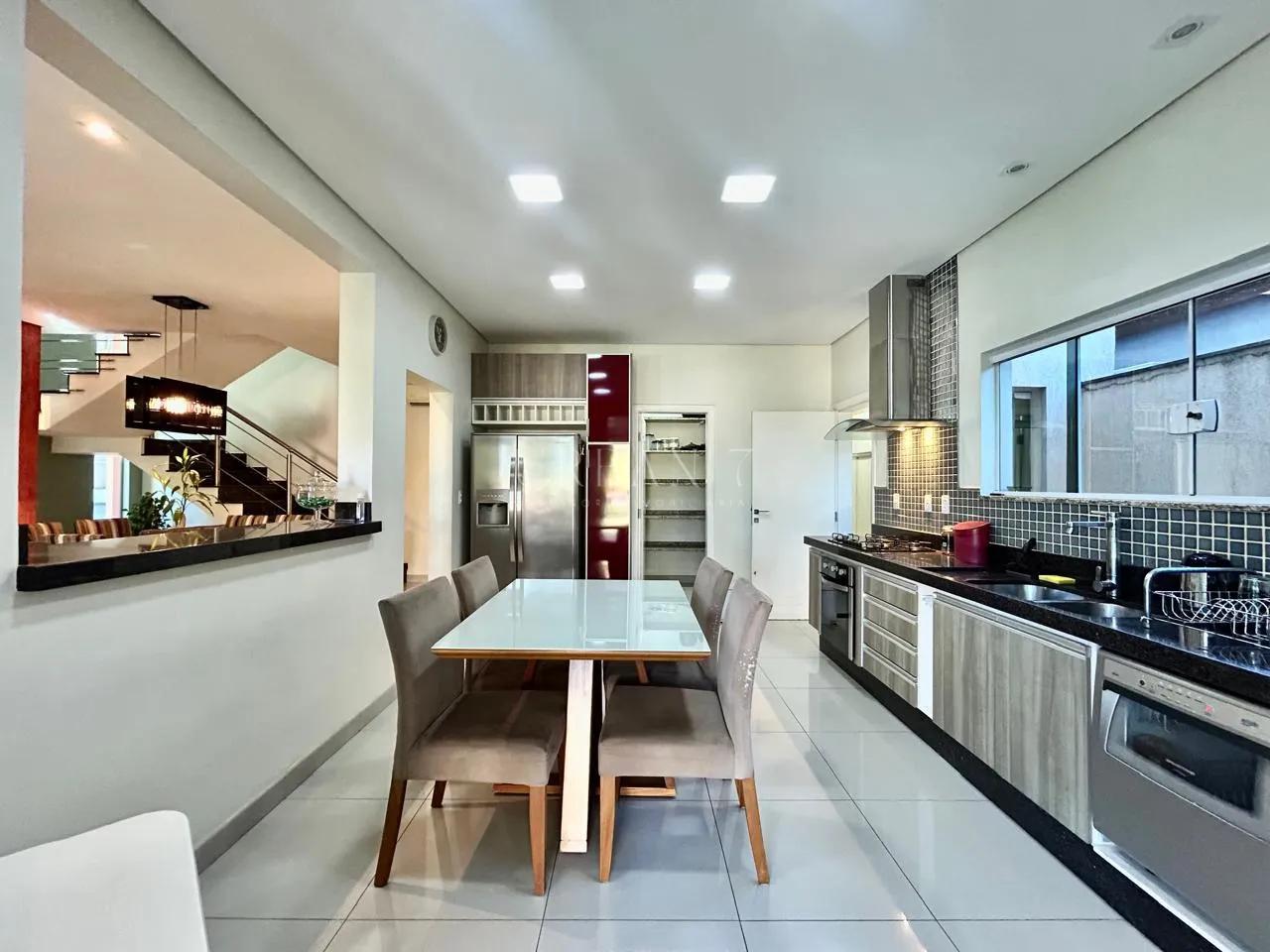 Casa com 3 dormit&oacute;rios,267 m&sup2; - Condom&iacute;nio Vila Azul - Sorocaba - SP Avenida Três de Março Sorocaba - 