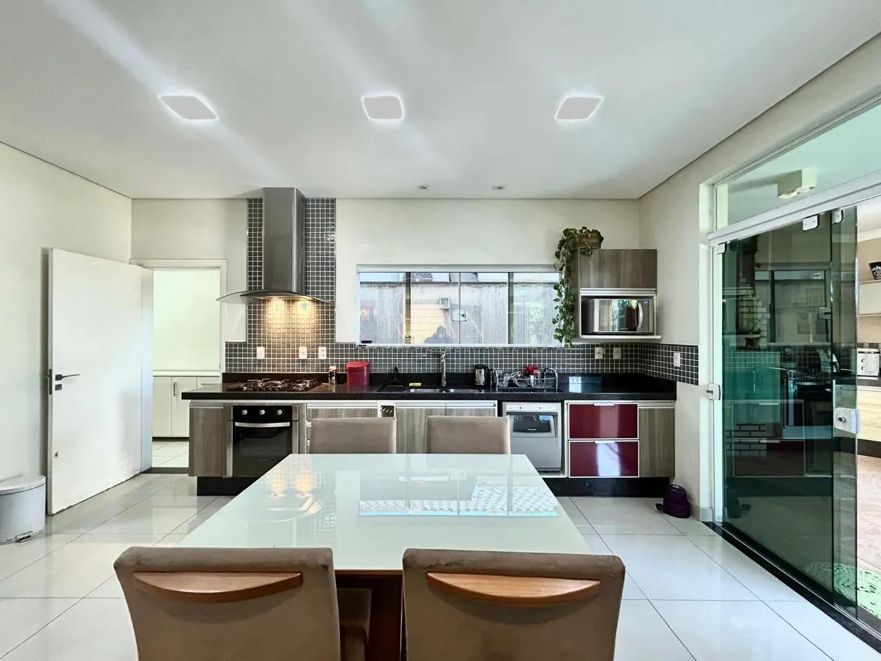 Casa com 3 dormit&oacute;rios,267 m&sup2; - Condom&iacute;nio Vila Azul - Sorocaba - SP Avenida Três de Março Sorocaba - 
