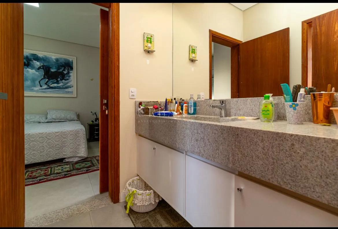 Casa com 3 dormit&oacute;rios,285 m&sup2; - Condom&iacute;nio Vale do Lago - Sorocaba - SP Rodovia Emerenciano Prestes de Barros Sorocaba - 