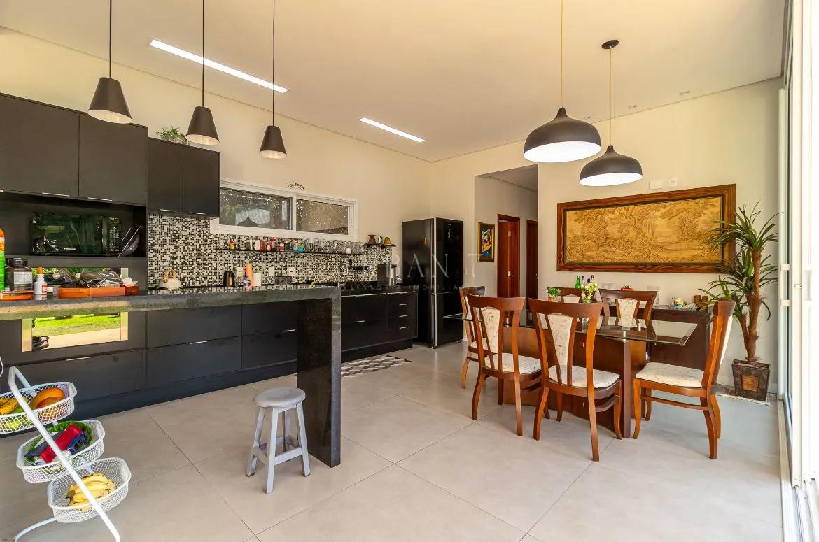 Casa com 3 dormit&oacute;rios,285 m&sup2; - Condom&iacute;nio Vale do Lago - Sorocaba - SP Rodovia Emerenciano Prestes de Barros Sorocaba - 