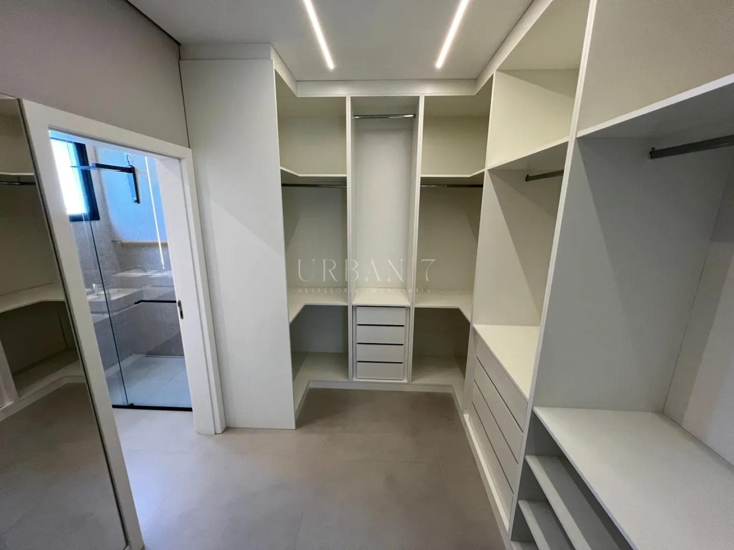 Casa com 3 dormit&oacute;rios,250 m&sup2; - Alphaville Nova Esplanada IV - Votorantim - SP Alameda Nova Zelandia Votorantim - 