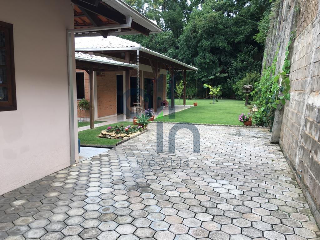 LINDA CASA COM AMPLO ESPACO INTERNO E MEGA AREA GOURMET RUA GABRIEL BIANCHETTE  Rio do Sul - 