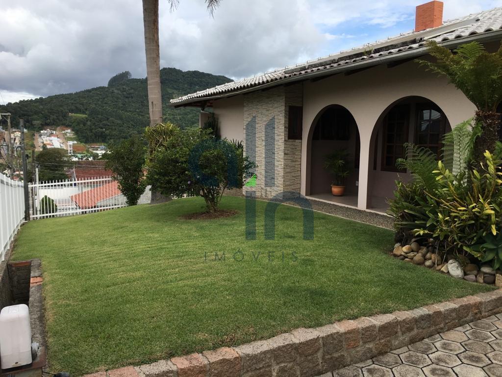 LINDA CASA COM AMPLO ESPACO INTERNO E MEGA AREA GOURMET RUA GABRIEL BIANCHETTE  Rio do Sul - 