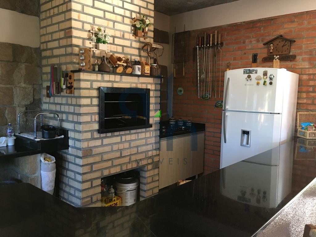 LINDA CASA COM AMPLO ESPACO INTERNO E MEGA AREA GOURMET RUA GABRIEL BIANCHETTE  Rio do Sul - 