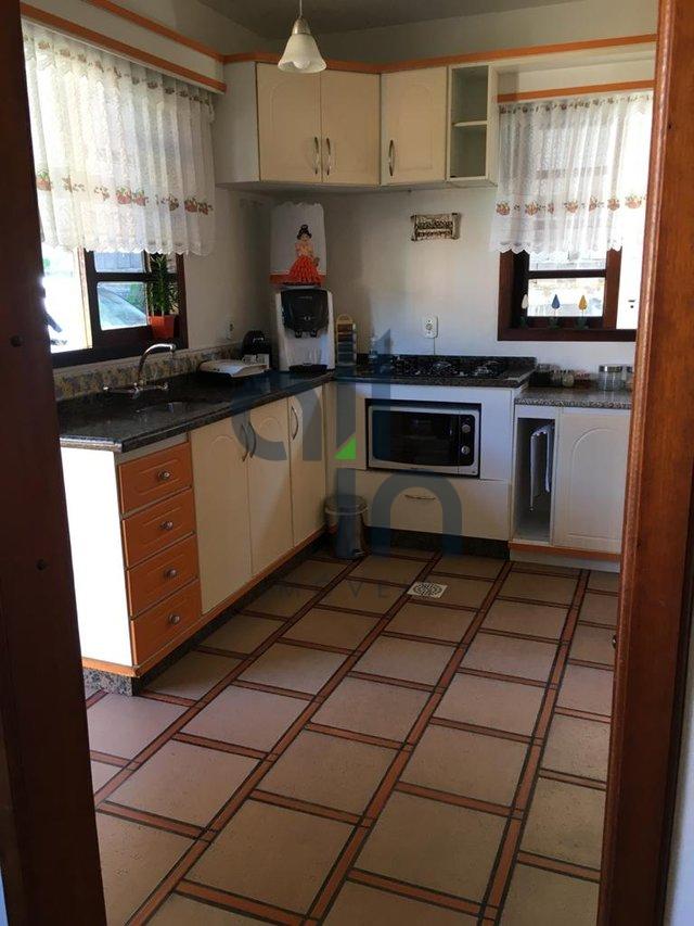LINDA CASA COM AMPLO ESPACO INTERNO E MEGA AREA GOURMET RUA GABRIEL BIANCHETTE  Rio do Sul - 