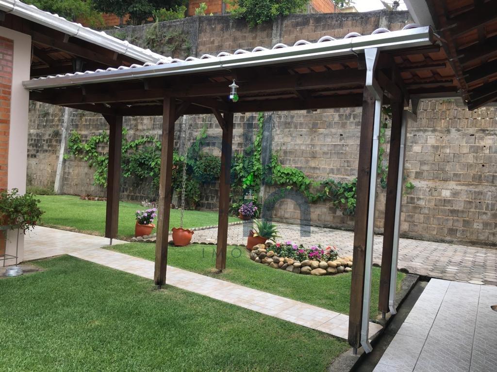 LINDA CASA COM AMPLO ESPACO INTERNO E MEGA AREA GOURMET RUA GABRIEL BIANCHETTE  Rio do Sul - 