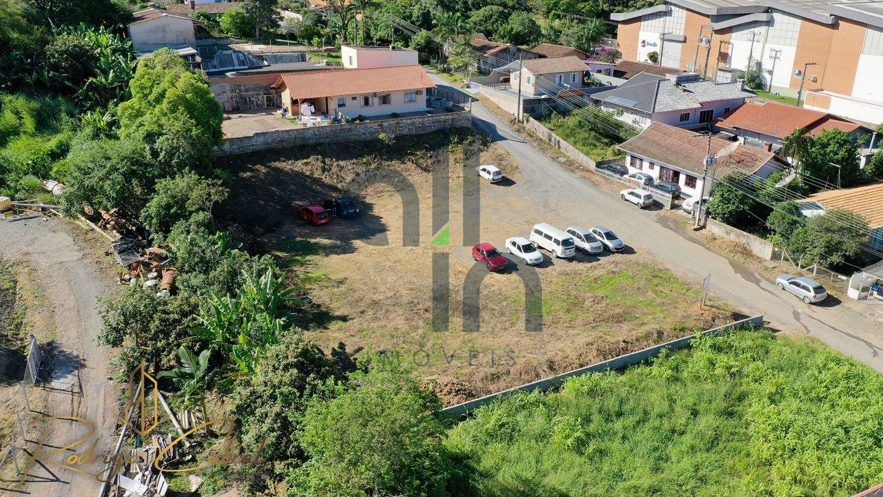 TERRENO AMPLO, PRONTO PARA CONSTRUIR EM RIO DO SUL/SC Rua Pomerode Rio do Sul - 