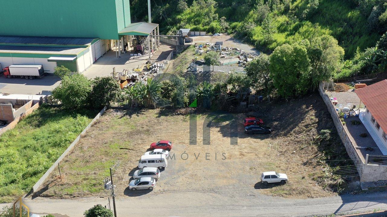 TERRENO AMPLO, PRONTO PARA CONSTRUIR EM RIO DO SUL/SC Rua Pomerode Rio do Sul - 