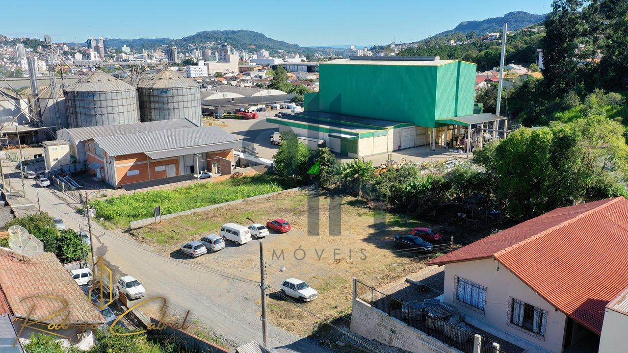 TERRENO AMPLO, PRONTO PARA CONSTRUIR EM RIO DO SUL/SC Rua Pomerode Rio do Sul - 