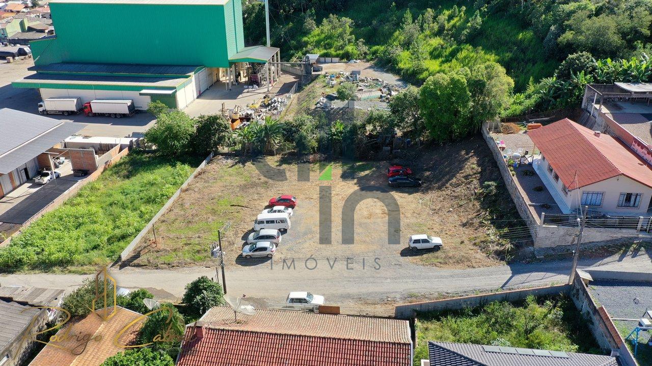 TERRENO AMPLO, PRONTO PARA CONSTRUIR EM RIO DO SUL/SC Rua Pomerode Rio do Sul - 