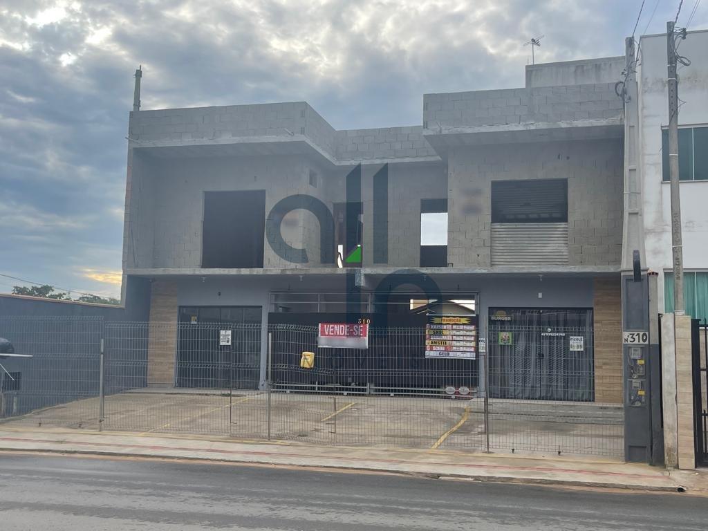 Sobrado Comercial em construção a 300m do mar - Barra Velha - 