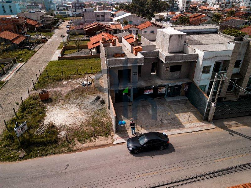 Sobrado Comercial em construção a 300m do mar - Barra Velha - 