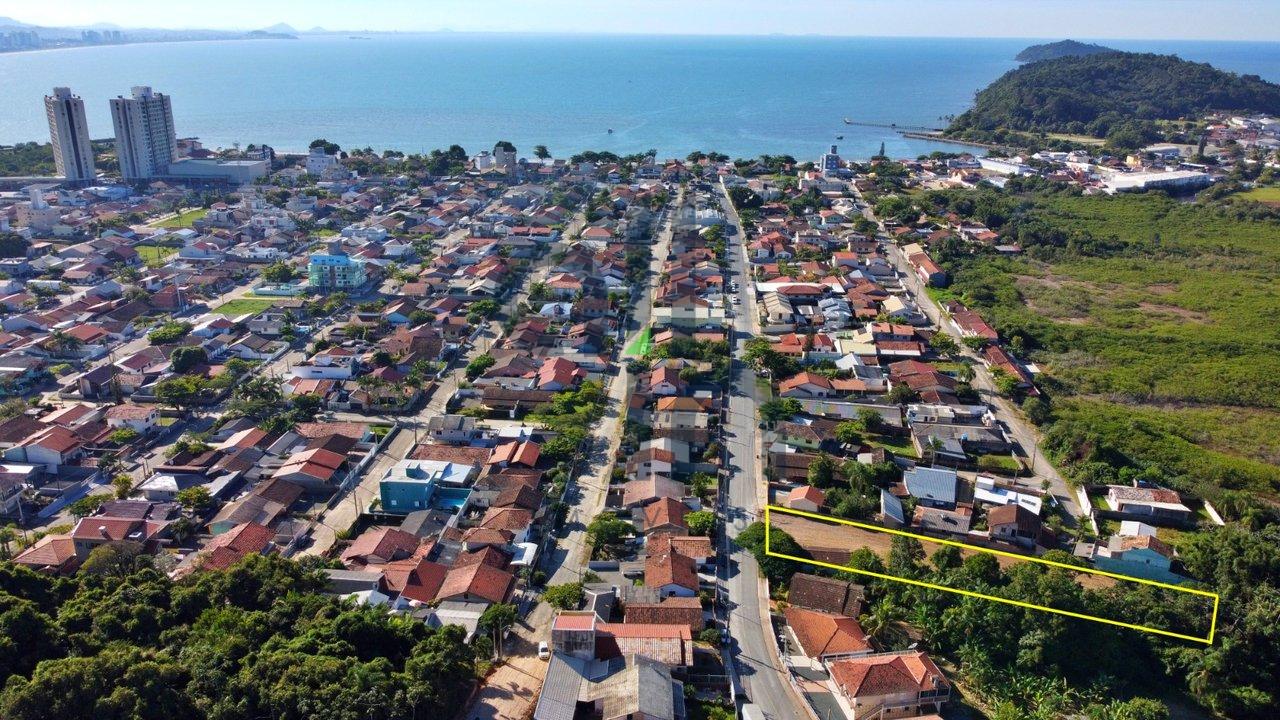 Terreno à 600 metros do mar em Penha Rua Porto Alegre Penha - 