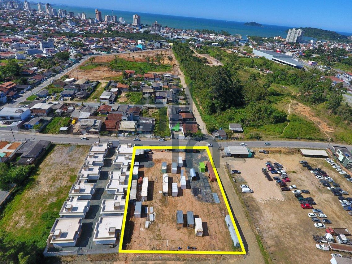 Terreno em Piçarras 3.030,96m² Rua Geraldo Cardoso Balneário Piçarras - 