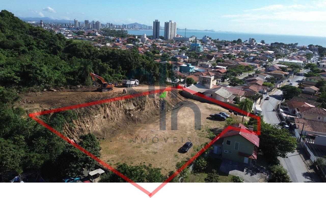 Terreno em Penha, 700 metros do mar Rua Porto Alegre Penha - 