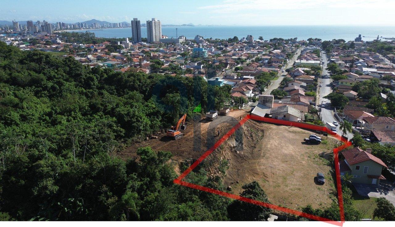 Terreno em Penha, 700 metros do mar Rua Porto Alegre Penha - 