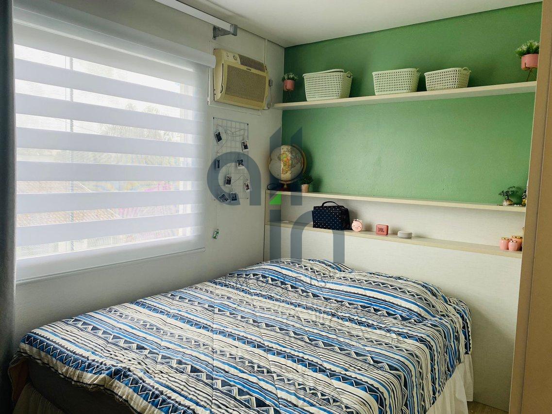 Lindo sobrado localizado a apenas 1200 metros da praia central de Balneário Piçarras! - Balneário Piçarras - 