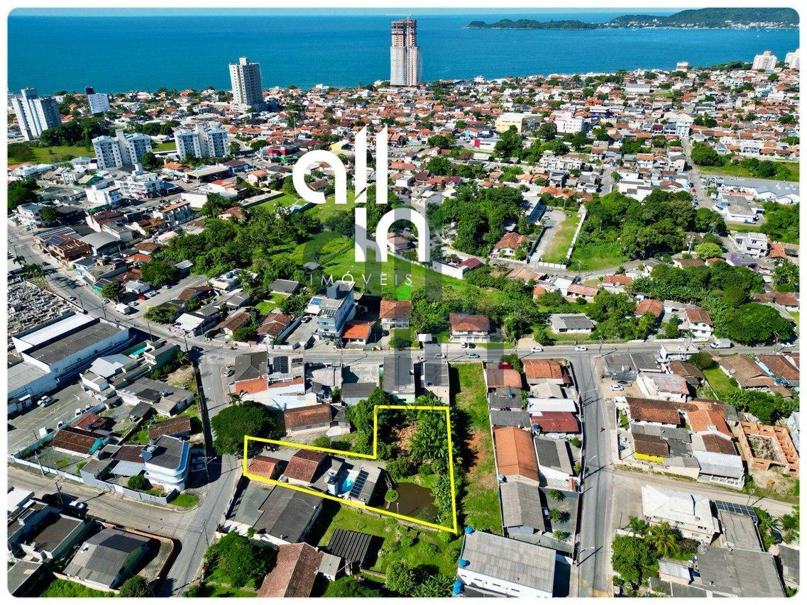 Chácara com sala comercial no Centro de Penha - Penha - 