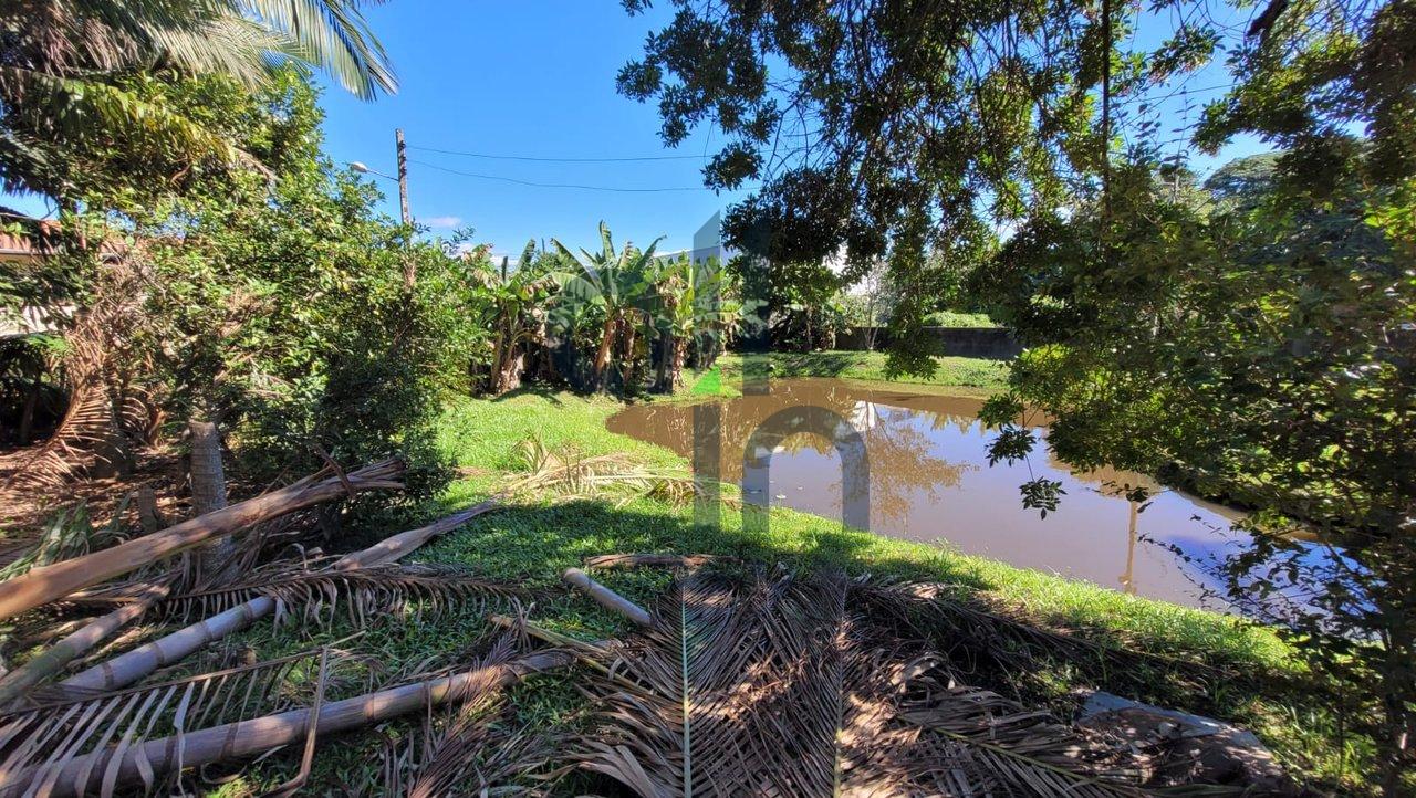 Chácara com sala comercial no Centro de Penha - Penha - 