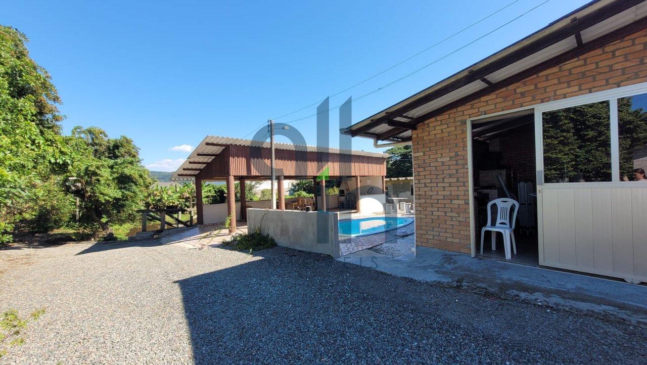 Chácara com sala comercial no Centro de Penha - Penha - 
