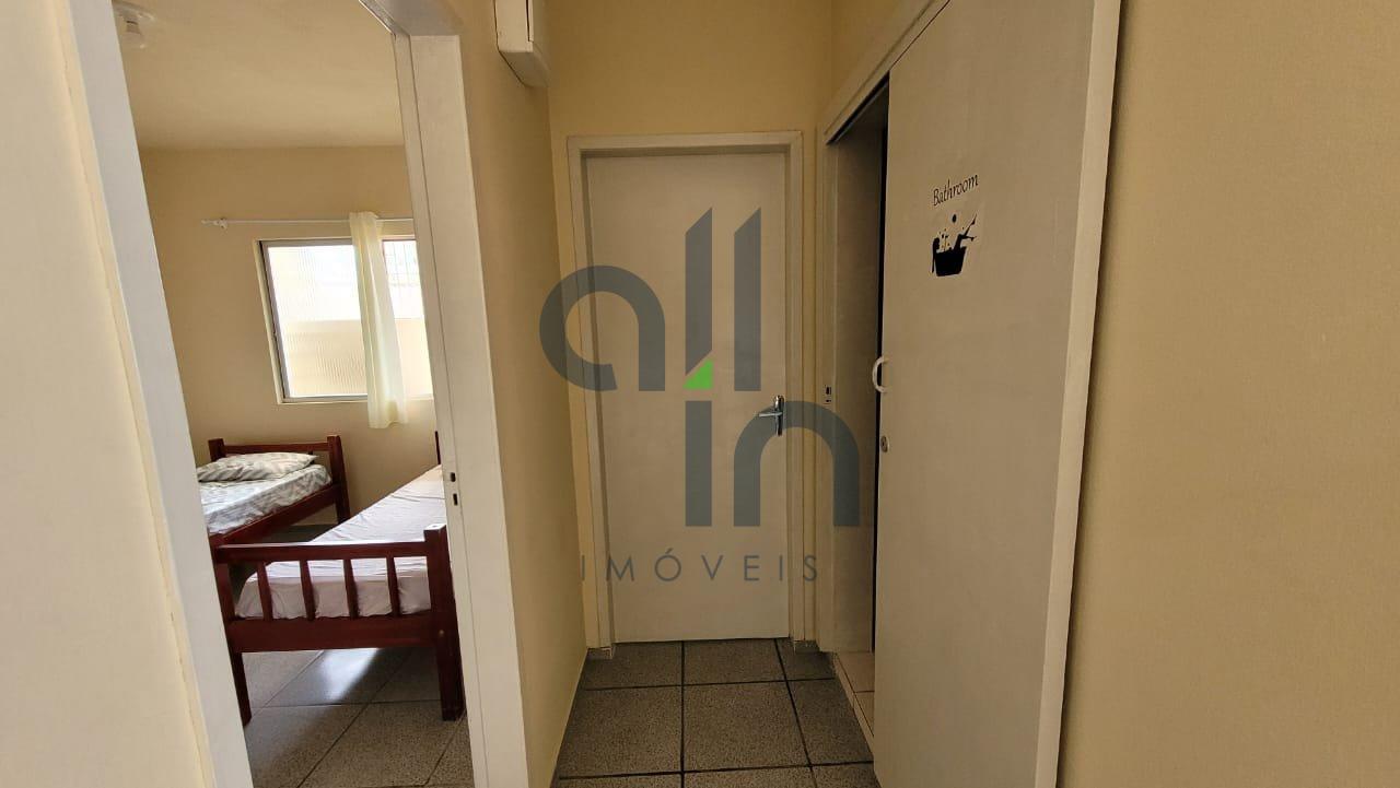 Apartamento mobiliado à 130 metros do mar em Piçarras 2300 Balneário Piçarras - 