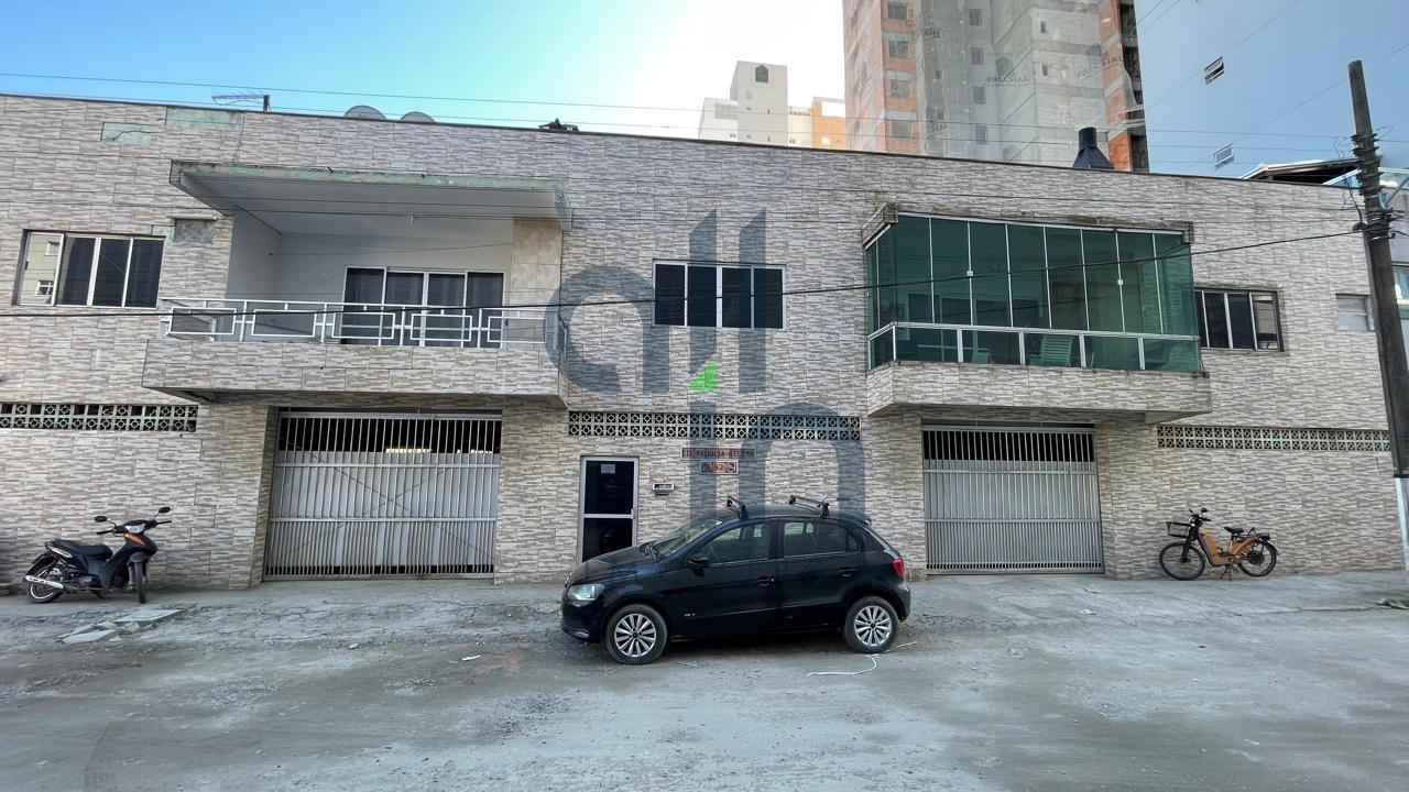 Apartamento mobiliado à 130 metros do mar em Piçarras 2300 Balneário Piçarras - 