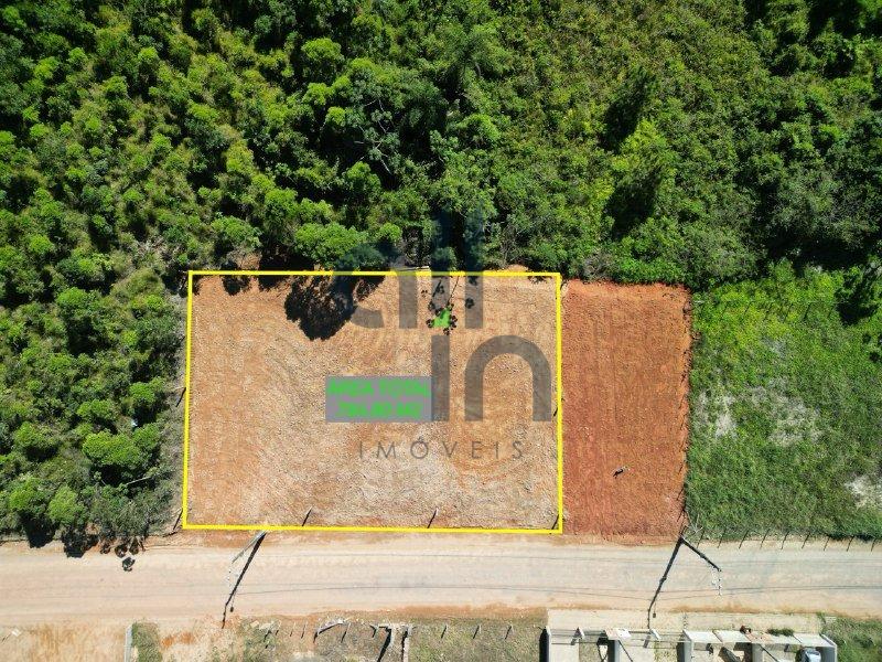 Terreno de 784,80m² em Piçarras Rua Santo Amaro Balneário Piçarras - 