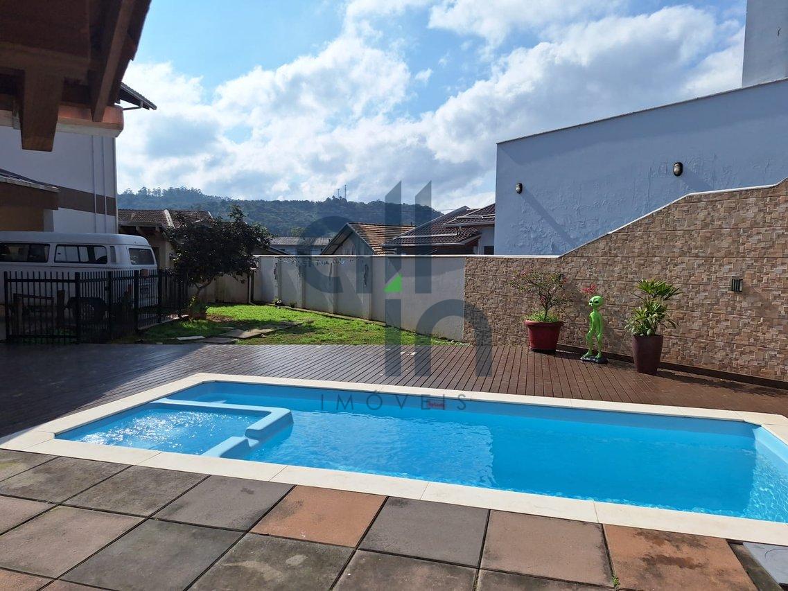 Sobrado com Piscina aquecida e placas solares em Ibirama Rua Padre Anchieta Ibirama - 