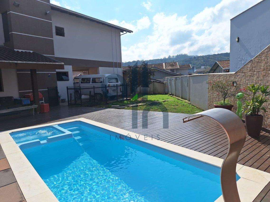 Sobrado com Piscina aquecida e placas solares em Ibirama Rua Padre Anchieta Ibirama - 
