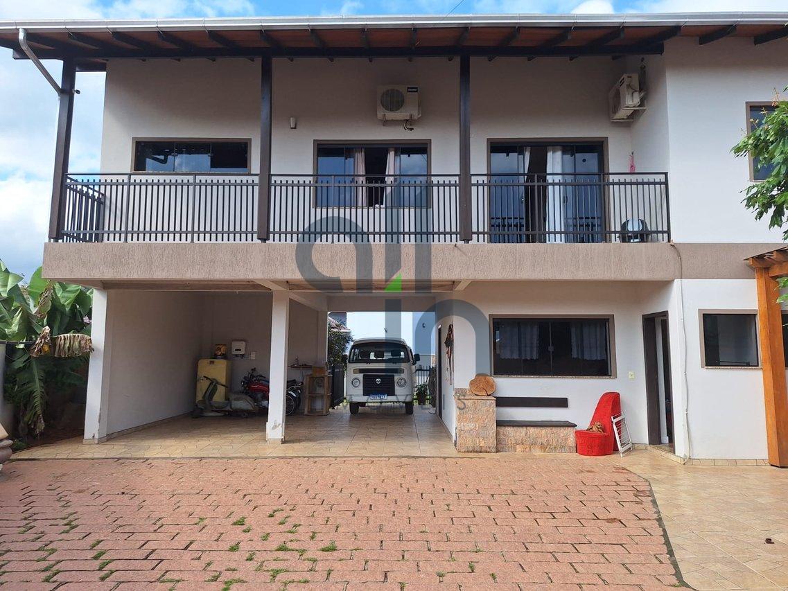 Sobrado com Piscina aquecida e placas solares em Ibirama Rua Padre Anchieta Ibirama - 