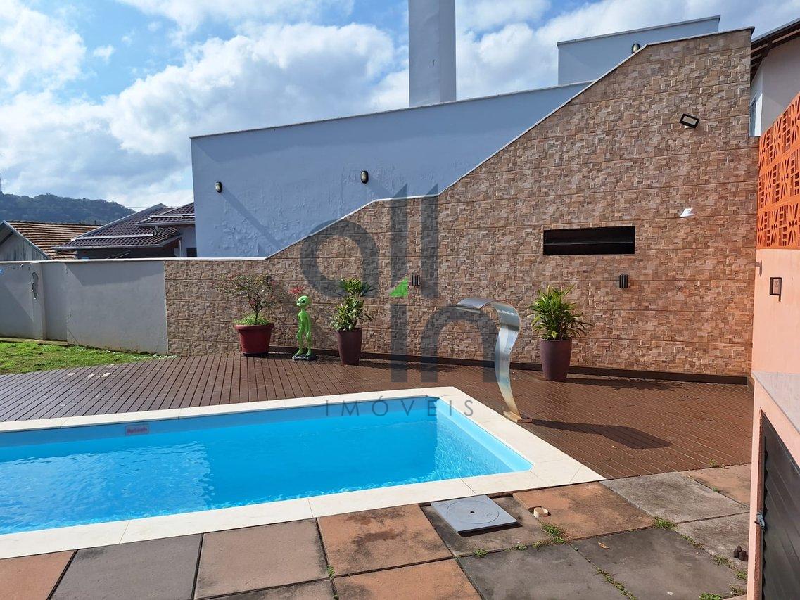 Sobrado com Piscina aquecida e placas solares em Ibirama Rua Padre Anchieta Ibirama - 