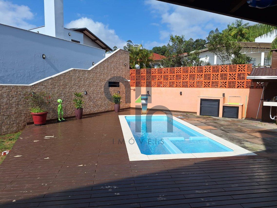 Sobrado com Piscina aquecida e placas solares em Ibirama Rua Padre Anchieta Ibirama - 