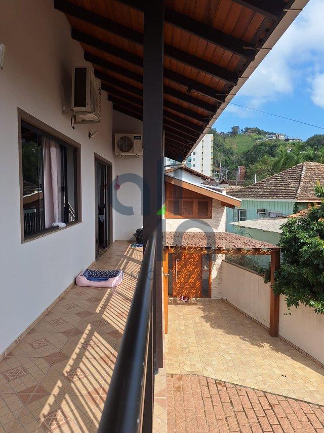Sobrado com Piscina aquecida e placas solares em Ibirama Rua Padre Anchieta Ibirama - 