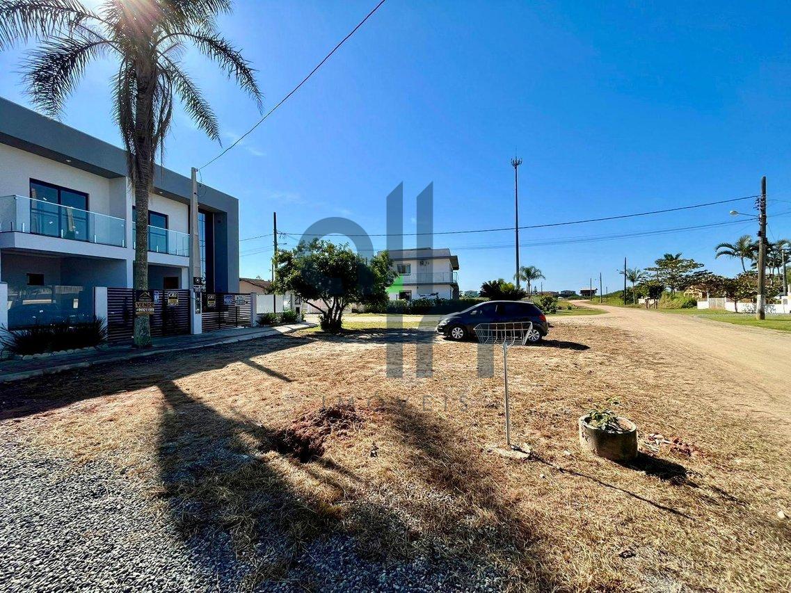 Sobrado com 2 suítes em Barra Velha - Barra Velha - 
