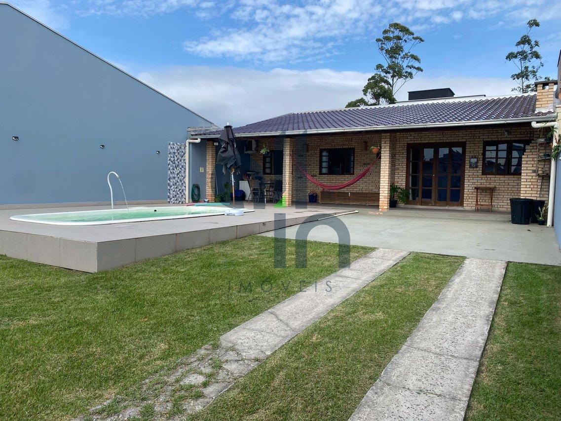 🏠 Casa à venda com Piscina! - Penha - 