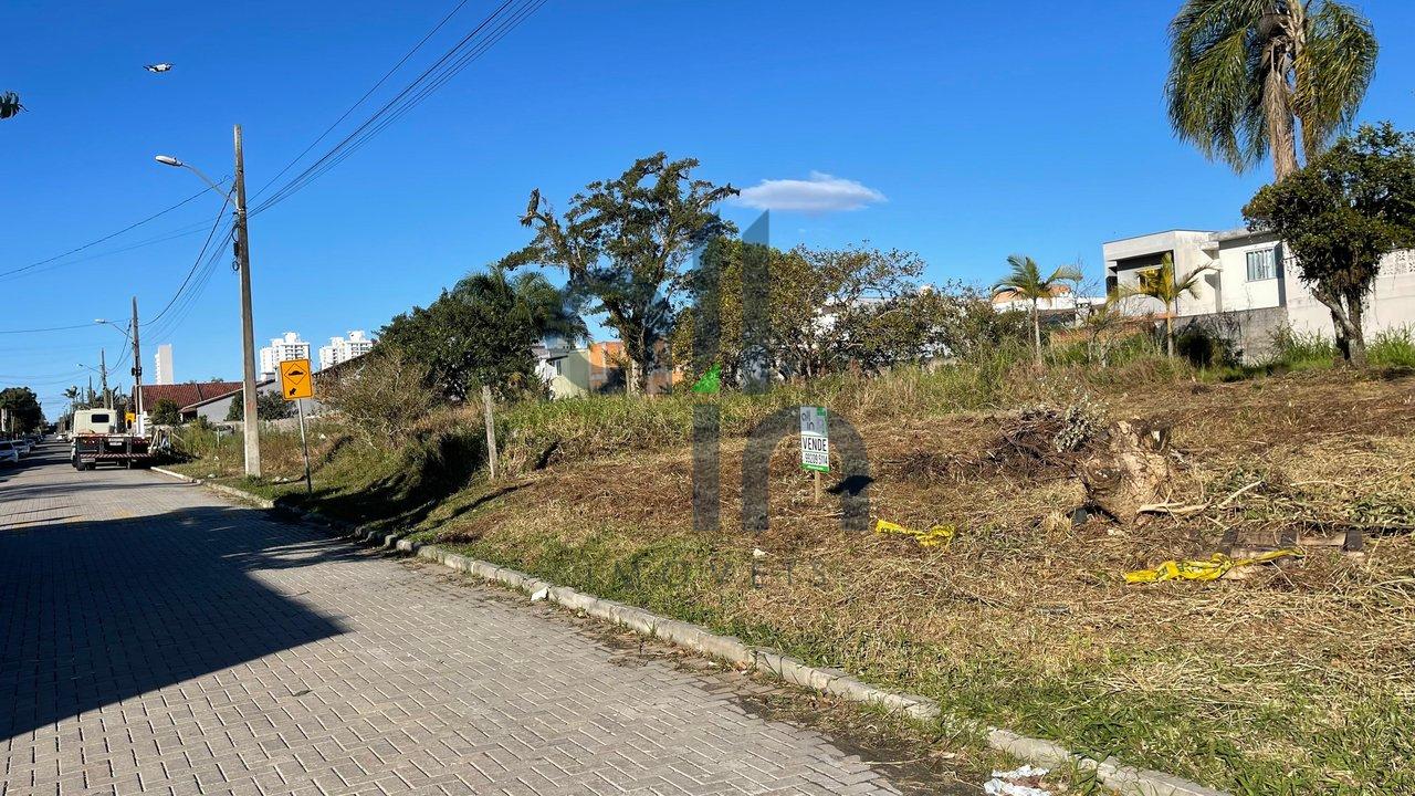 Terreno com 402m² em Piçarras Rua Pirabeiraba Balneário Piçarras - 