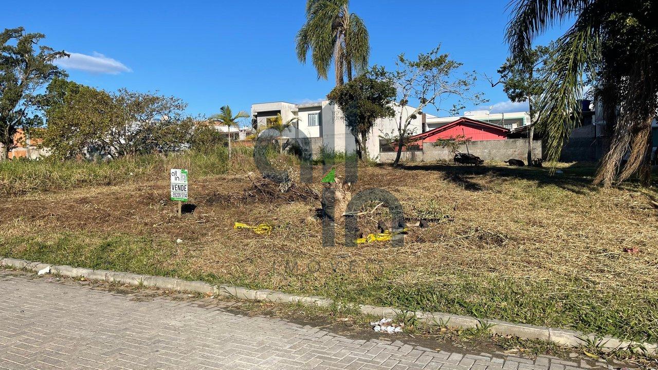Terreno com 402m² em Piçarras Rua Pirabeiraba Balneário Piçarras - 