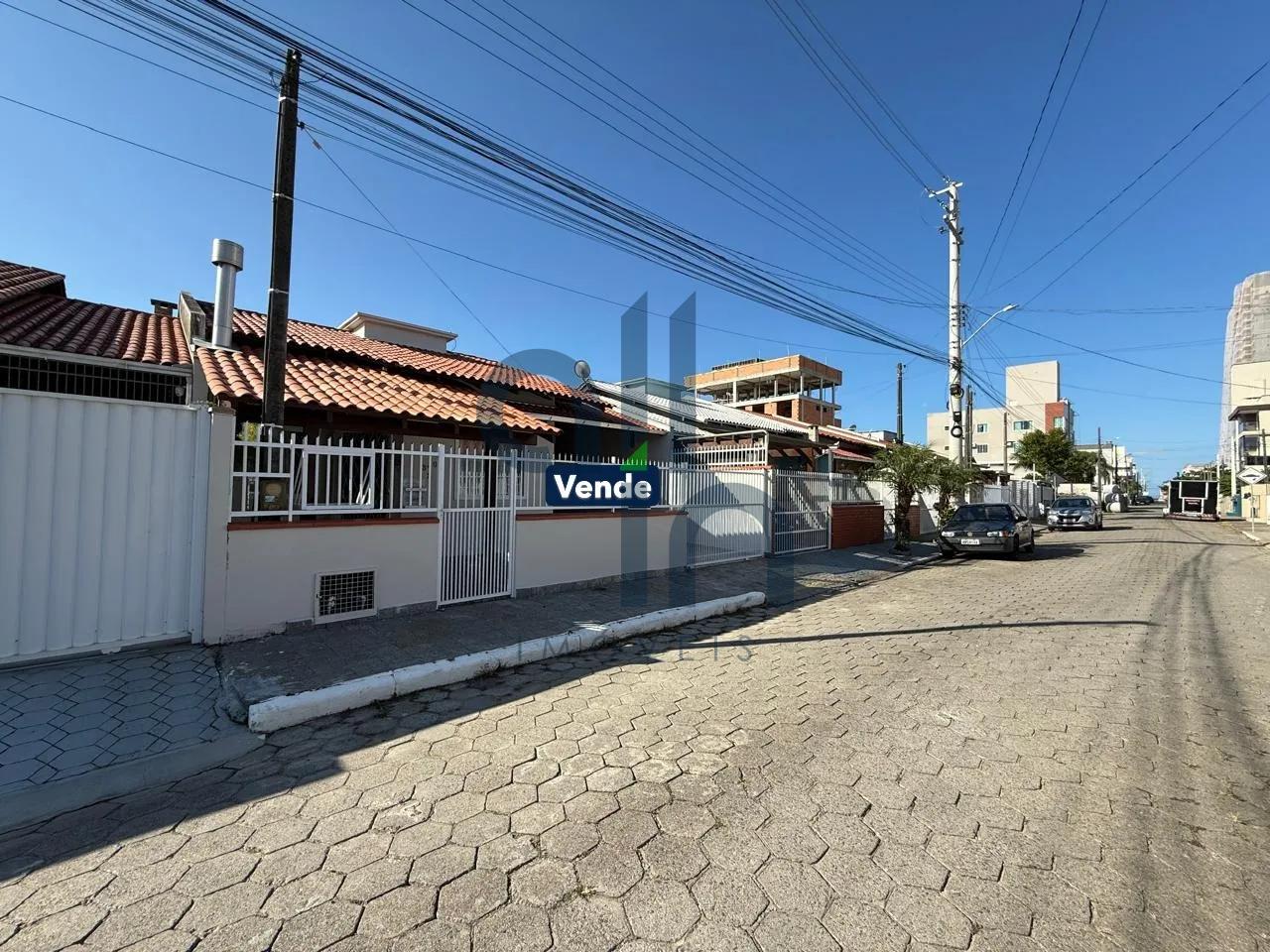 Casa a 350 metros do Mar no Itacolomi, Balne&aacute;rio Pi&ccedil;arras  - - 