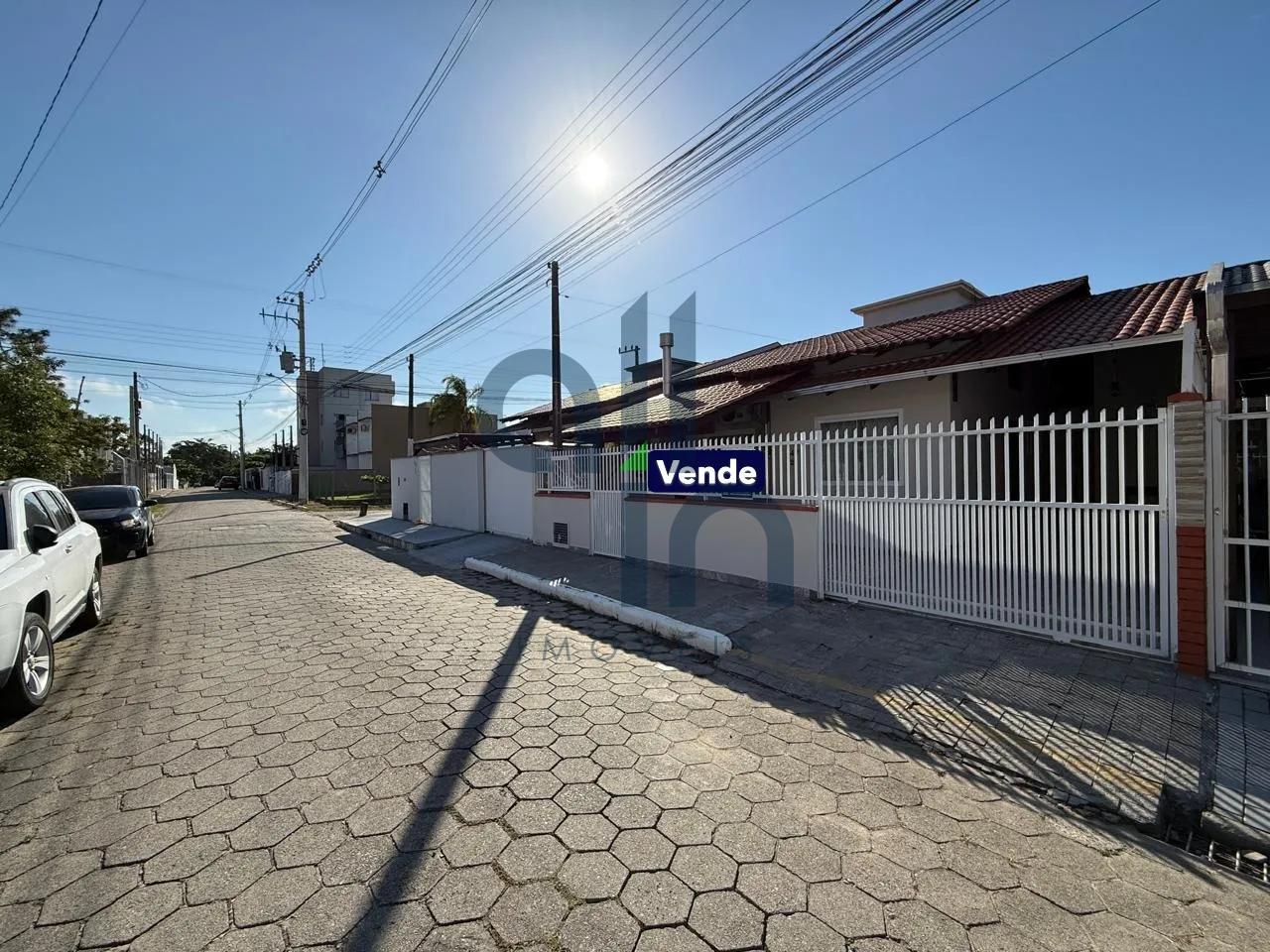 Casa a 350 metros do Mar no Itacolomi, Balne&aacute;rio Pi&ccedil;arras  - - 