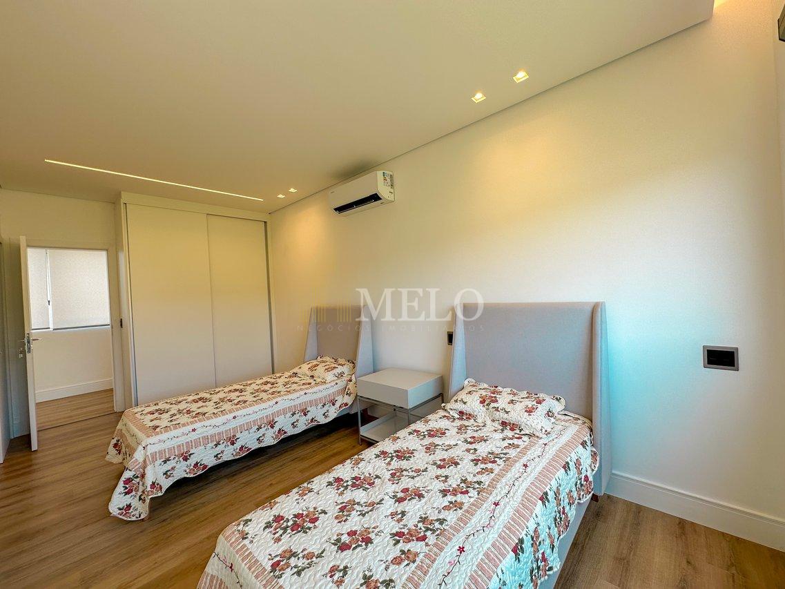 Belíssima casa mobiliada com piscina em condomínio fechado para locação por R$ 22.000,00 - Vespasiano - 