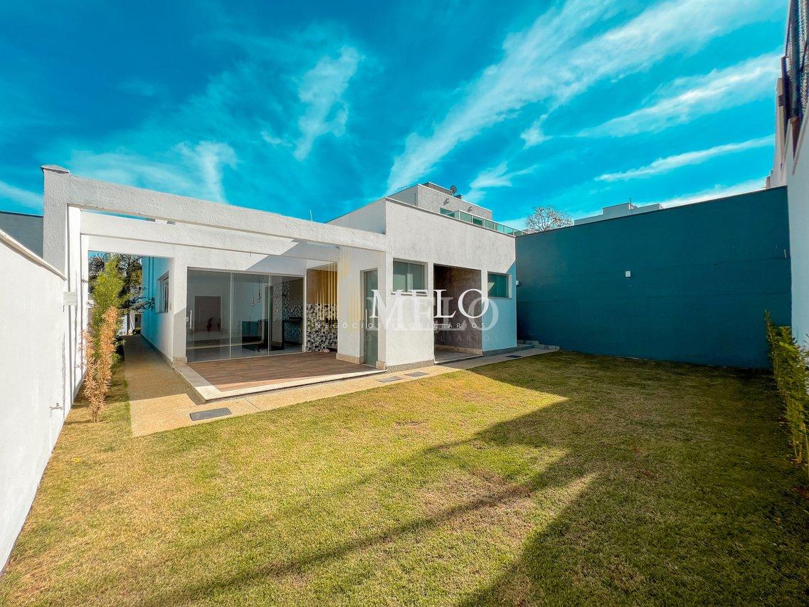 Belíssima casa  no Condomínio Rosa dos Ventos à venda por  R$1.200.000,00 - Vespasiano - 