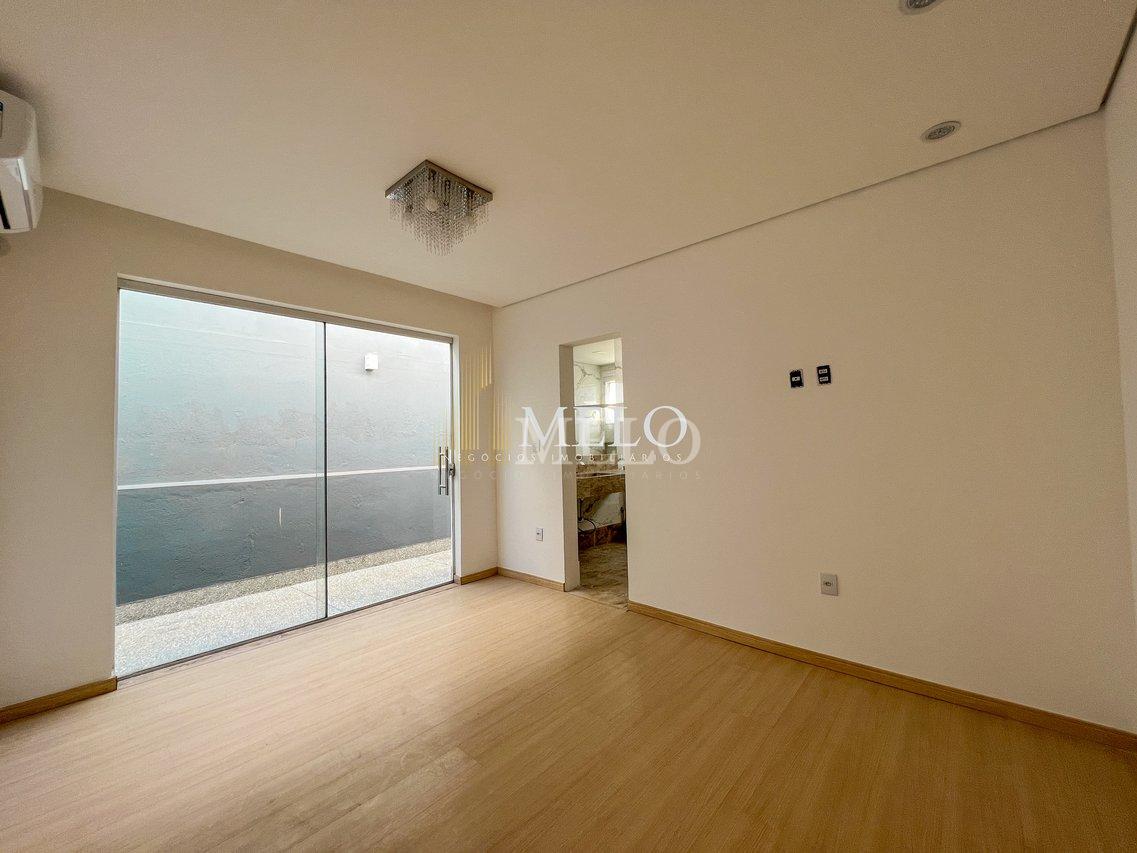 Belíssima casa  no Condomínio Rosa dos Ventos à venda por  R$1.200.000,00 - Vespasiano - 