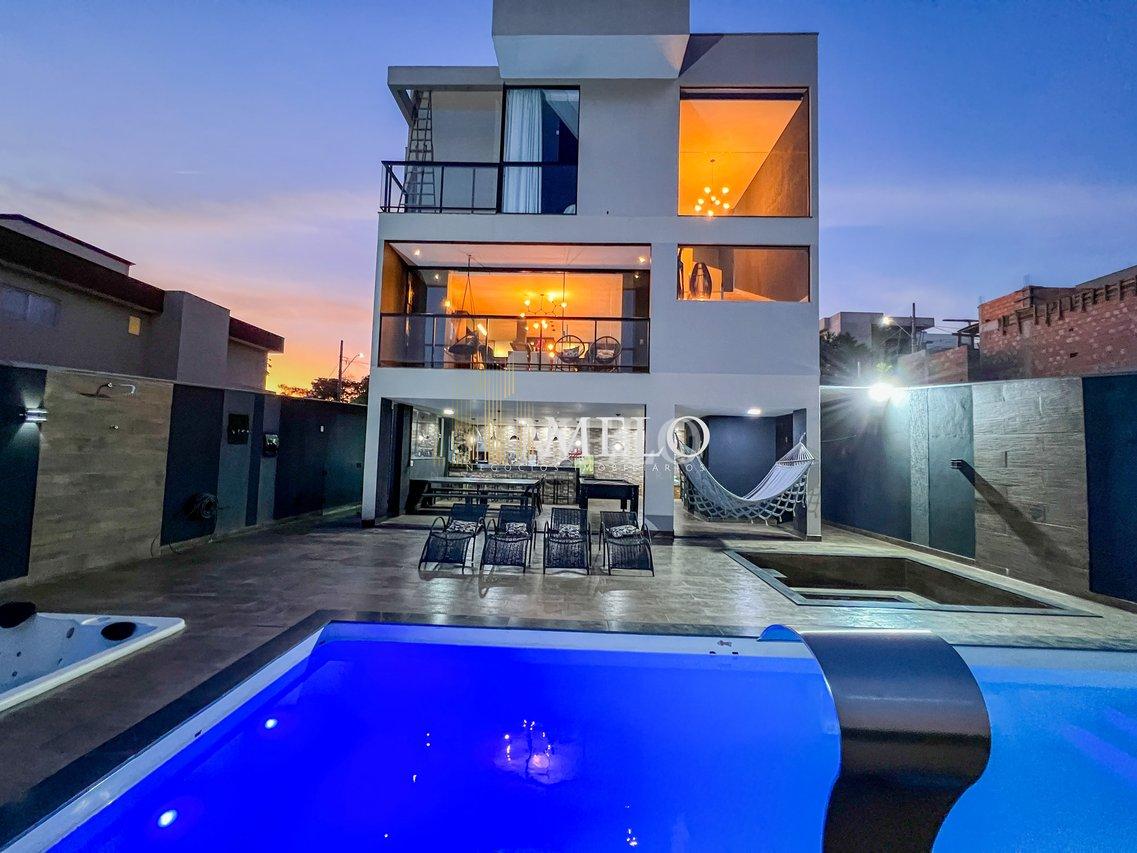 Belíssima casa  em condomínio Rosa dos Ventos á venda  por R$2.200000,00 - Vespasiano - 