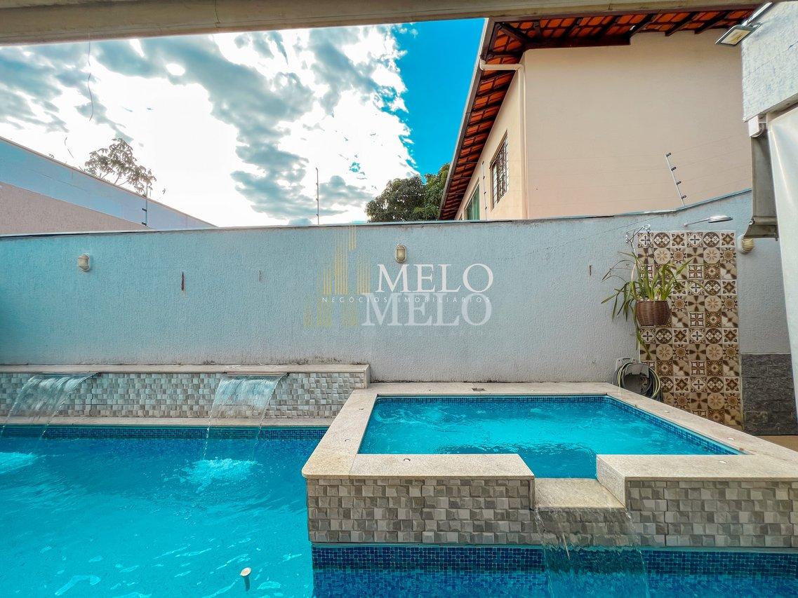 Belíssima casa Duplex  à venda no Paquetá por  R$990.000,00 - Belo Horizonte - 