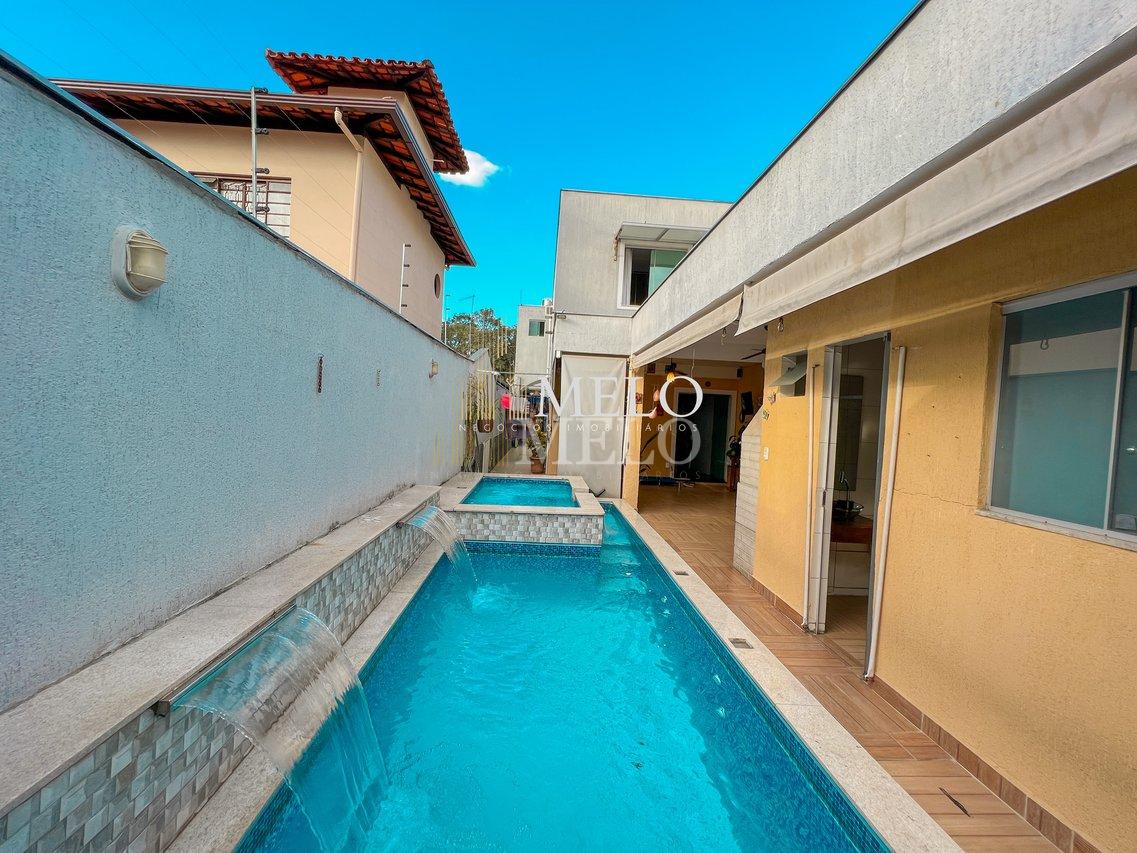 Belíssima casa Duplex  à venda no Paquetá por  R$990.000,00 - Belo Horizonte - 
