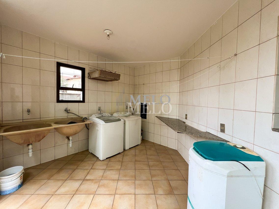 Belíssima Casa à venda no Castelo por R$1.860.000,00 Rua Castelo de Edimburgo Belo Horizonte - 